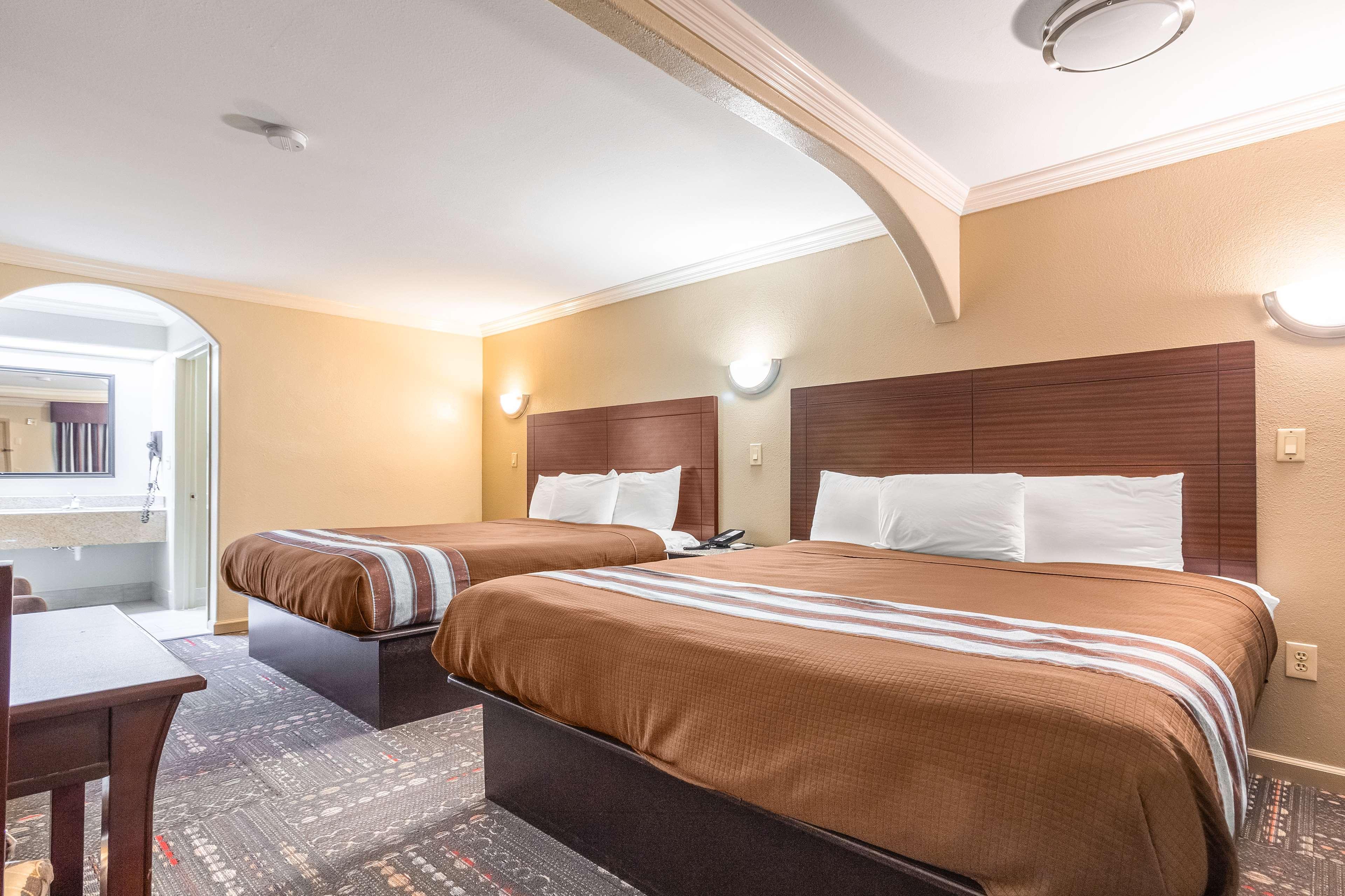 Hotel Dan Inn Uberaba & Convencoes By Nacional Inn Exterior foto