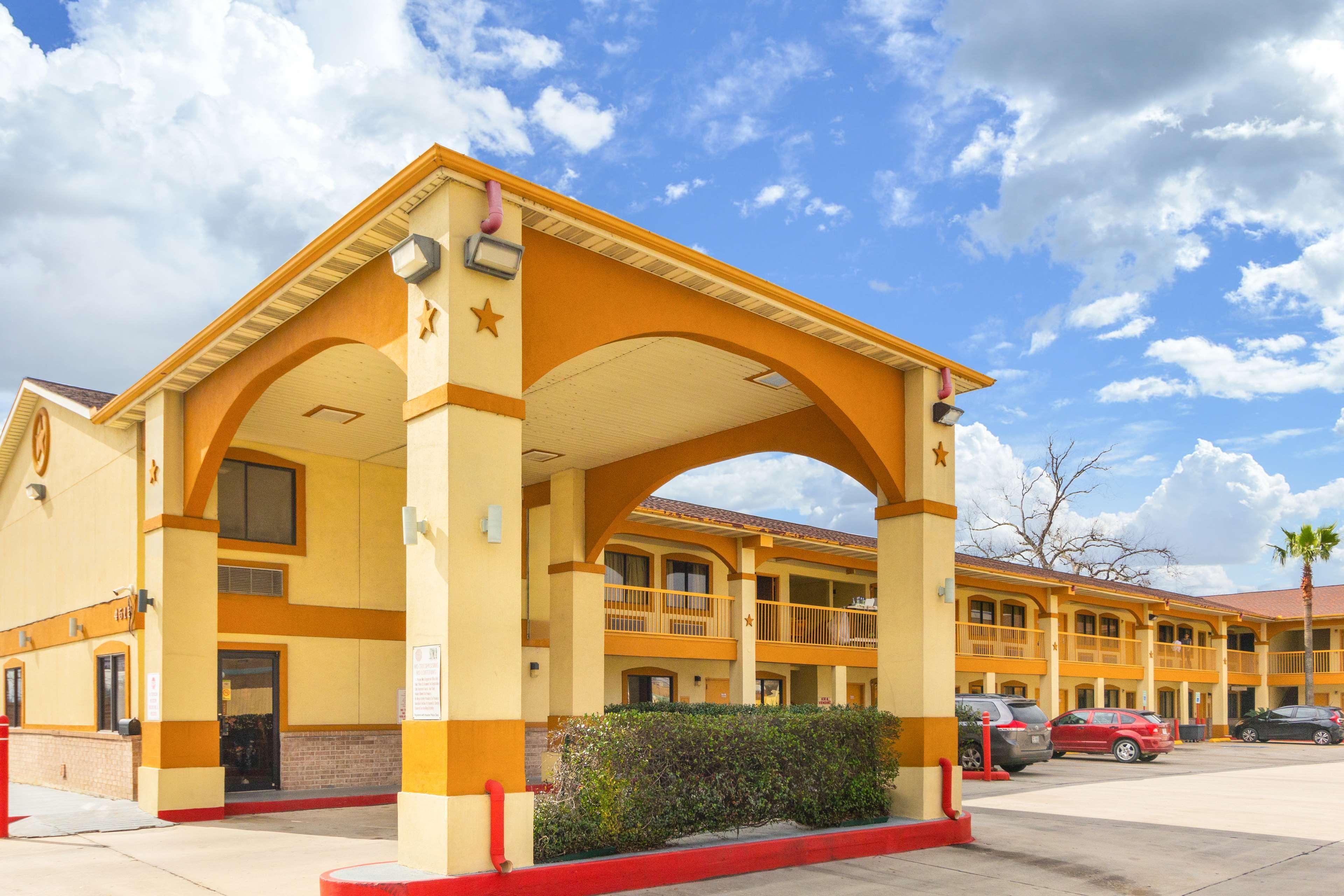 Hotel Dan Inn Uberaba & Convencoes By Nacional Inn Exterior foto