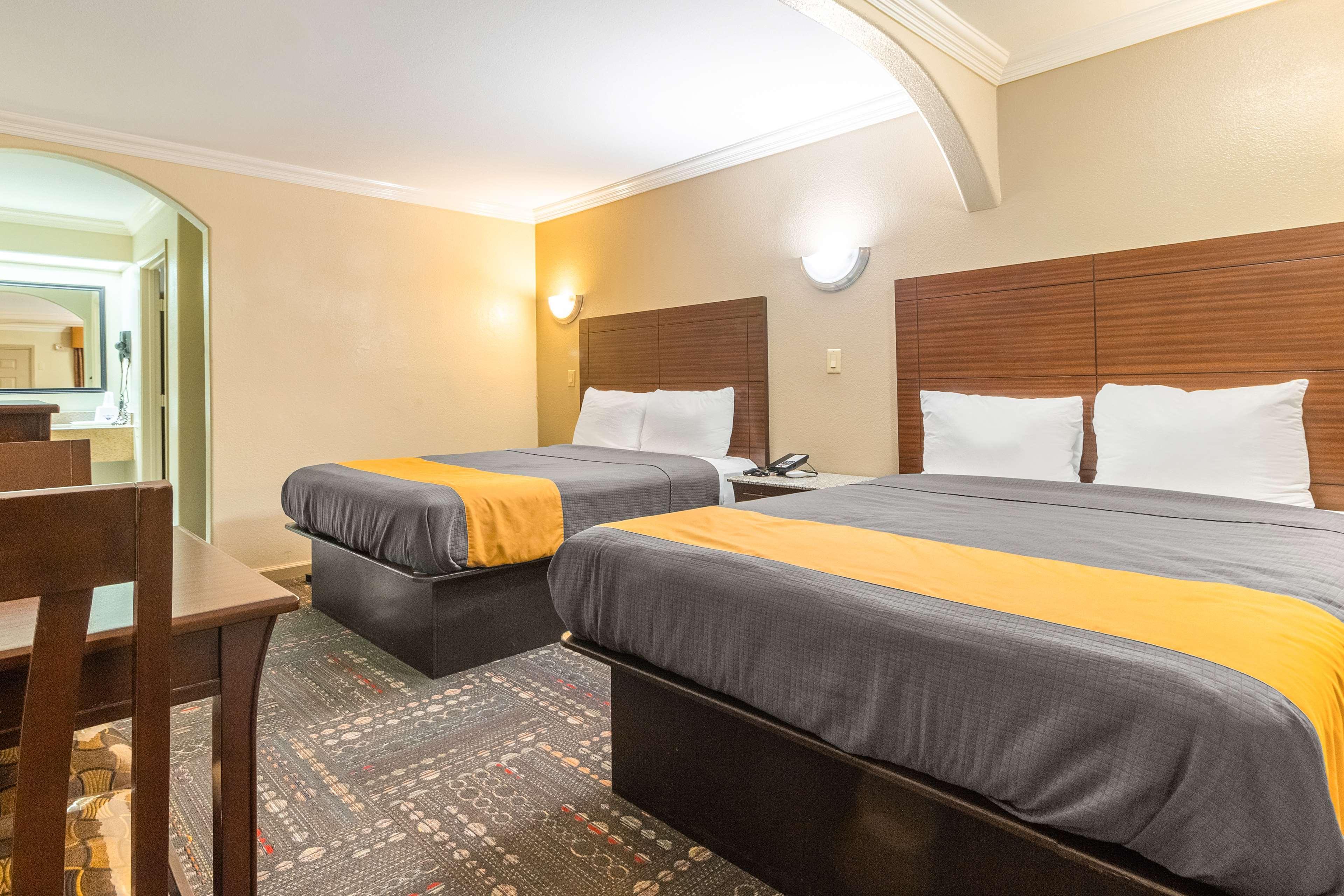 Hotel Dan Inn Uberaba & Convencoes By Nacional Inn Exterior foto