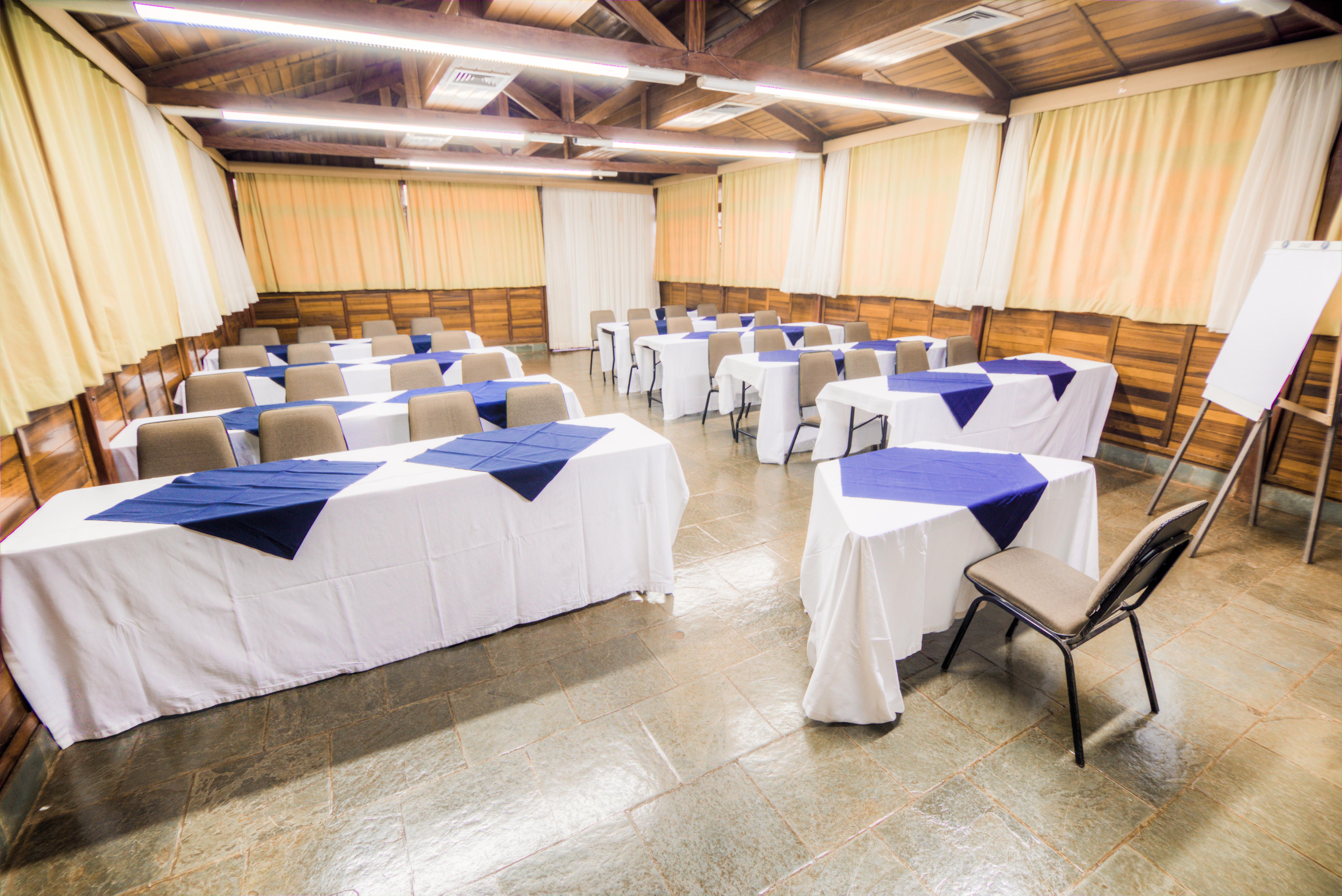 Hotel Dan Inn Uberaba & Convencoes By Nacional Inn Exterior foto